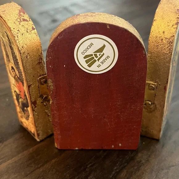 Vintage Mexican Carved Wooden 3-Panel Religious Triptych - Picture 3 of 8